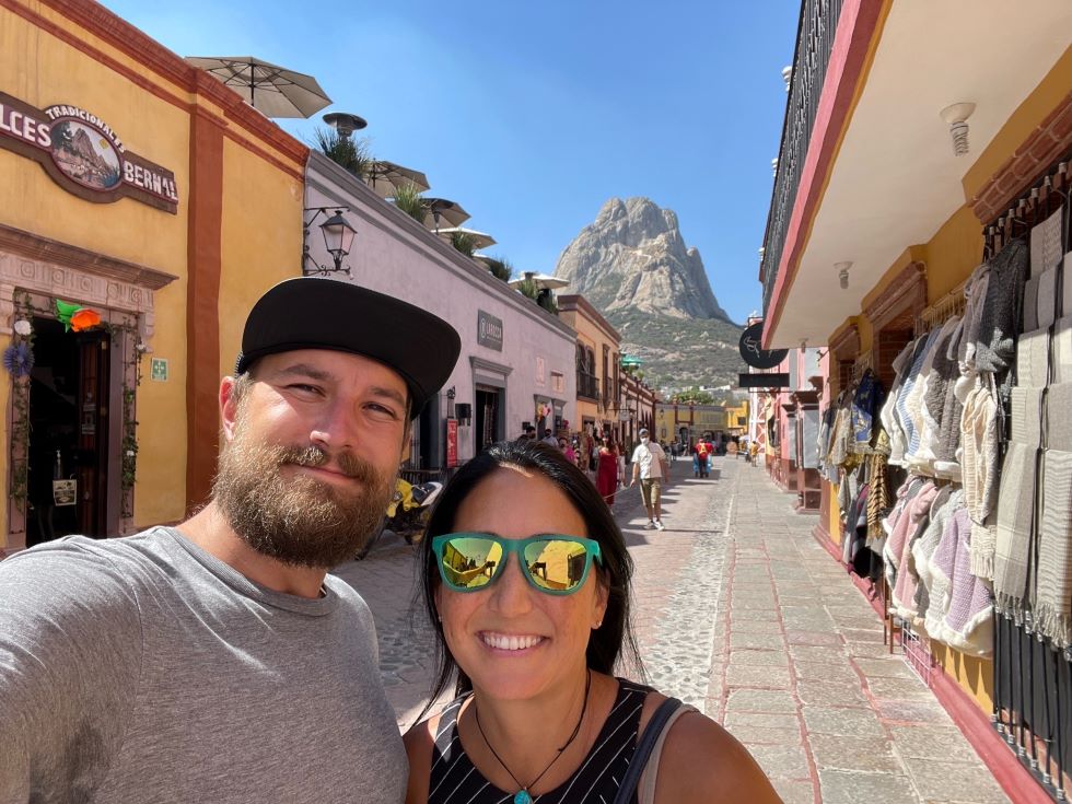 디지털 노마드 커플 '제스&마이클'이 세계여행하며 일하는 법