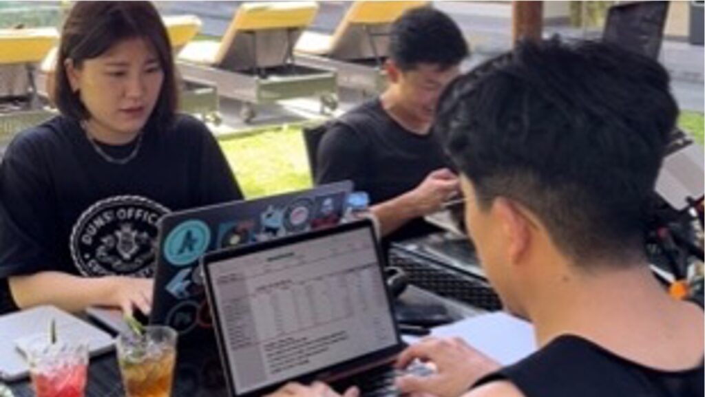 실리콘 발리에서 여행과 일을 함께 경험하고 있어요