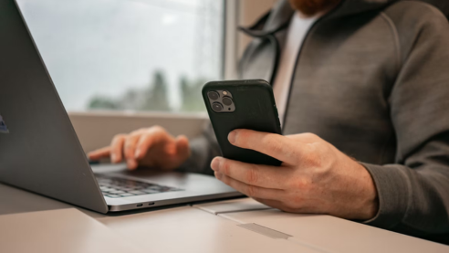 사무실에선 집중이 안 돼요. 직장인의 7%만 업무 생산성 높다?